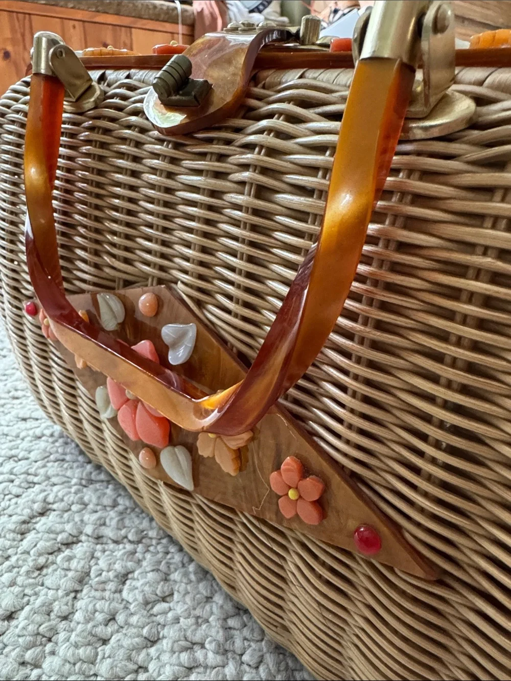 Tropica 50’s 60’s lucite woven wicker floral embellished satchel coastal granny
